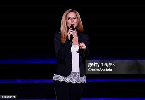 Lara Fabian Performs at Berlin Philharmonic: A Night of Exquisite Vocal Prowess!